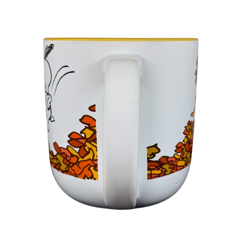 Snoopy Woodstock And Charlie Brown Playing In Colorful Fall Autumn Leaves Mug Zrike