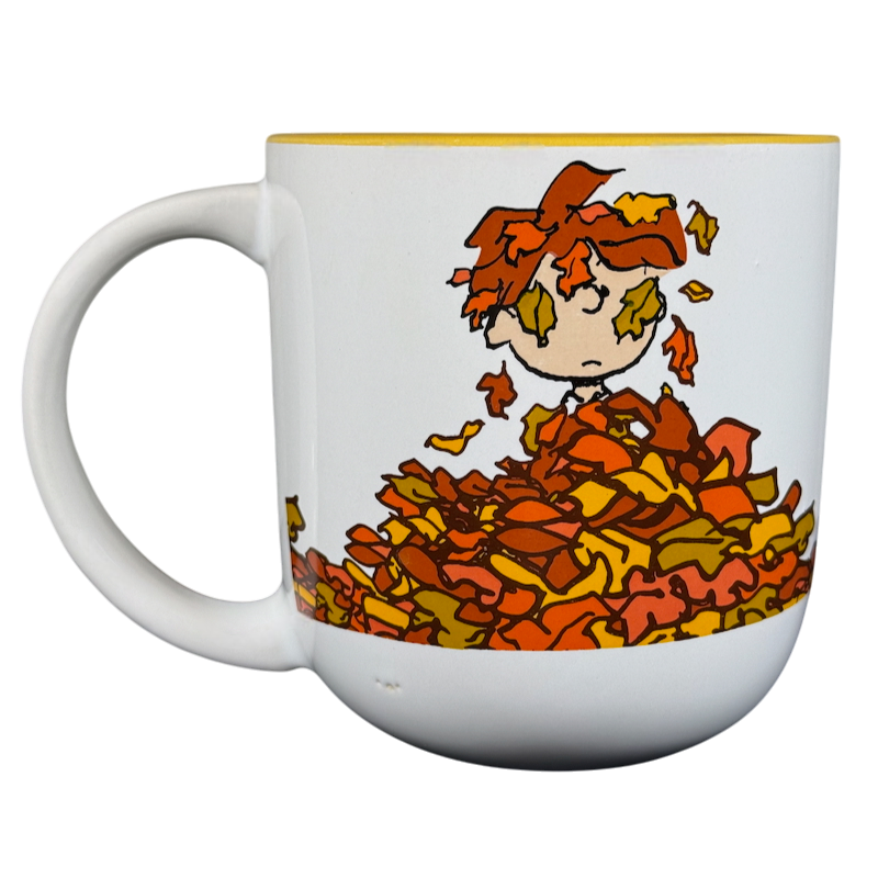 Snoopy Woodstock And Charlie Brown Playing In Colorful Fall Autumn Leaves Mug Zrike