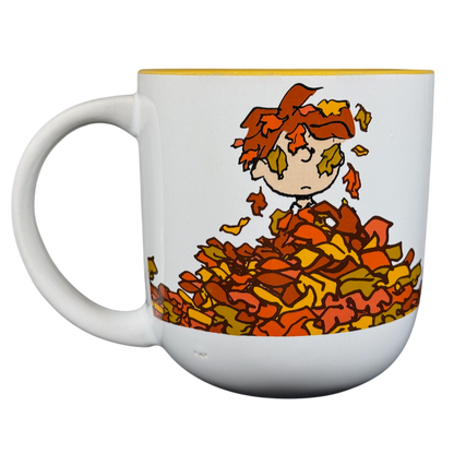 Snoopy Woodstock And Charlie Brown Playing In Colorful Fall Autumn Leaves Mug Zrike