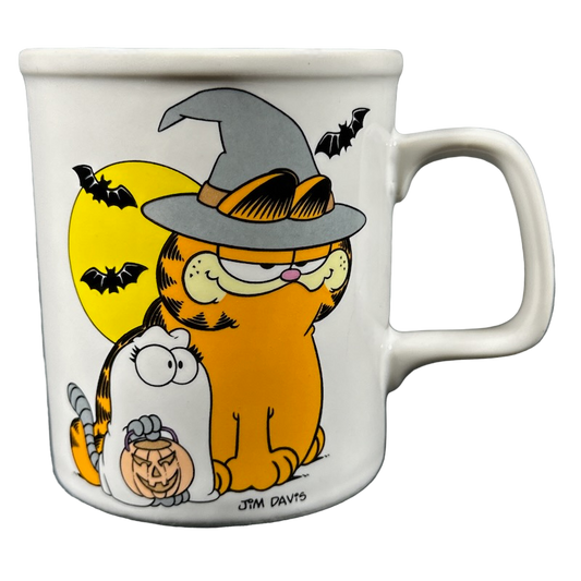 Garfield Wearing Witch Hat With Odie Ghost Mug Enesco