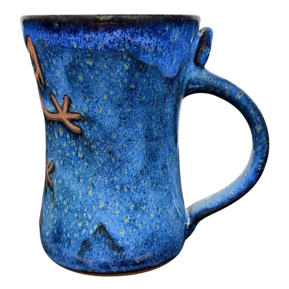 Unique Blue Speckled Gecko Pottery Mug with Artistic Gecko Design and Smooth Handle