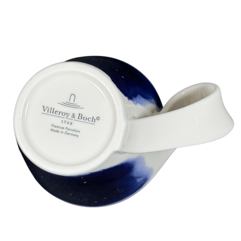Villeroy and Boch New Wave Stars Sagittarius zodiac coffee mug. Upside down view showing blue glaze and base stamp